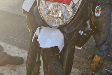 Acidente entre motocicletas deixa homem ferido na avenida Wilson Alvarenga, em João Monlevade