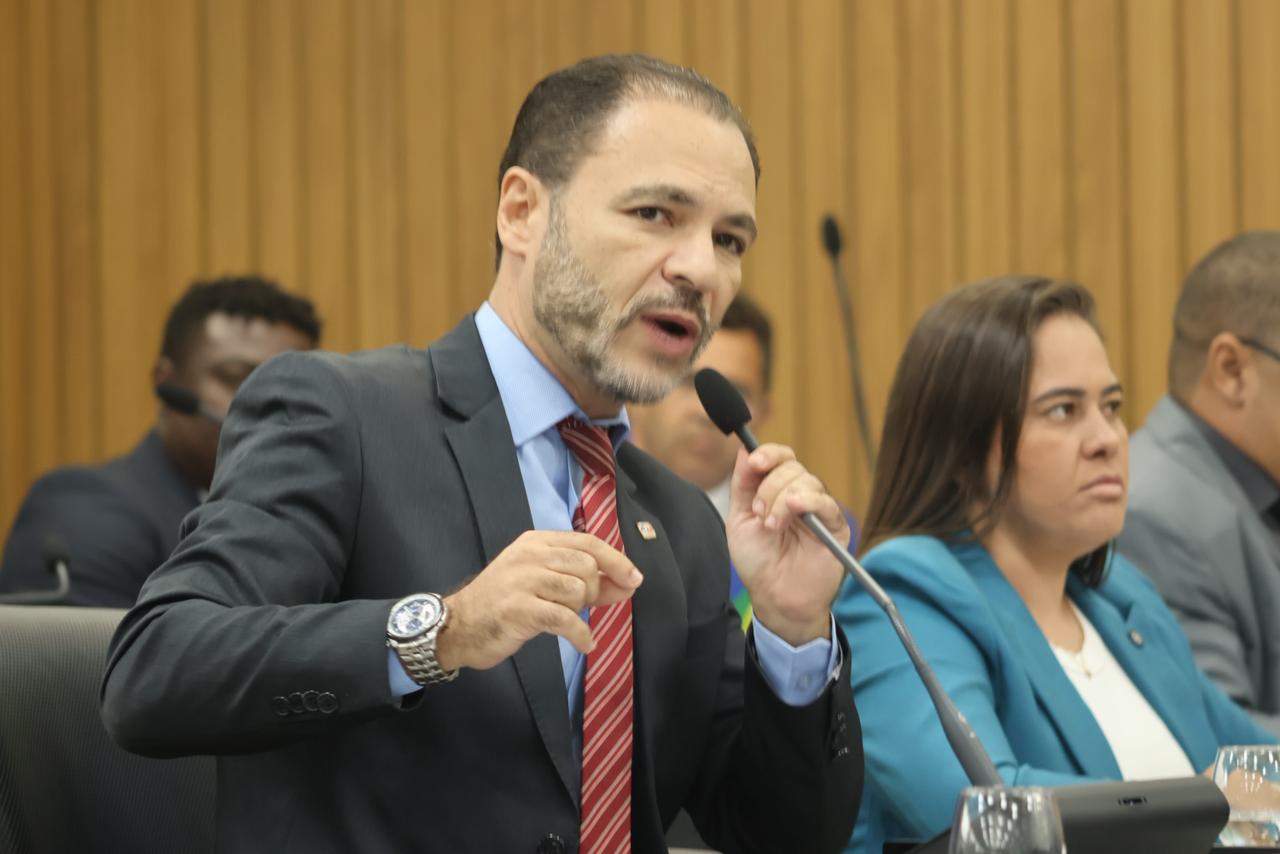 Vereador defende projeto que substitui sinal sonoro em escolas municipais; texto é aprovado em segundo turno