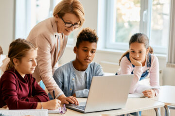 SINE Itabira oferece 84 vagas nesta quarta-feira (15): Oportunidades para auxiliar de produção, instrutor educacional, serralheiro e mais
