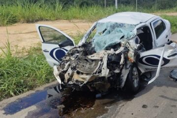 Acidente com carro da Band Minas deixa um morto e interdita a BR-381 em Sabará