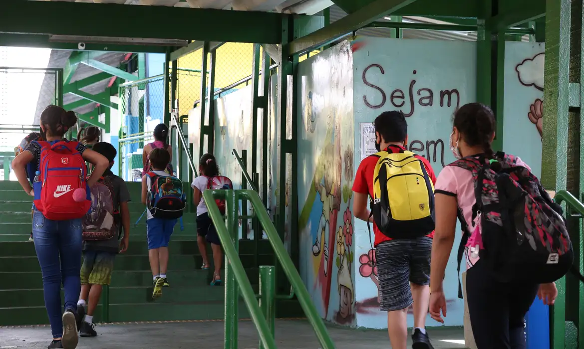 Câmara de Itabira aprova lei que obriga transparência na lista de espera por vagas escolares