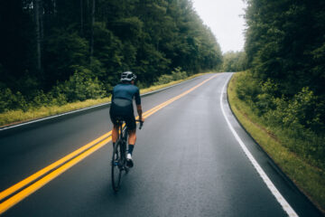 Acidente durante prova de ciclismo deixa atleta morta em Itabira