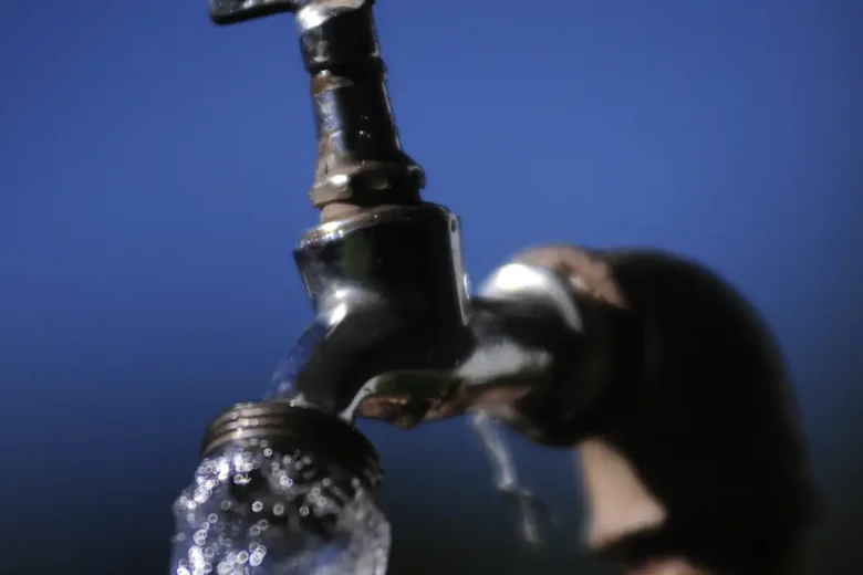 Saae de Itabira alerta para interrupção de água nesta quinta-feira. Veja os bairros afetados