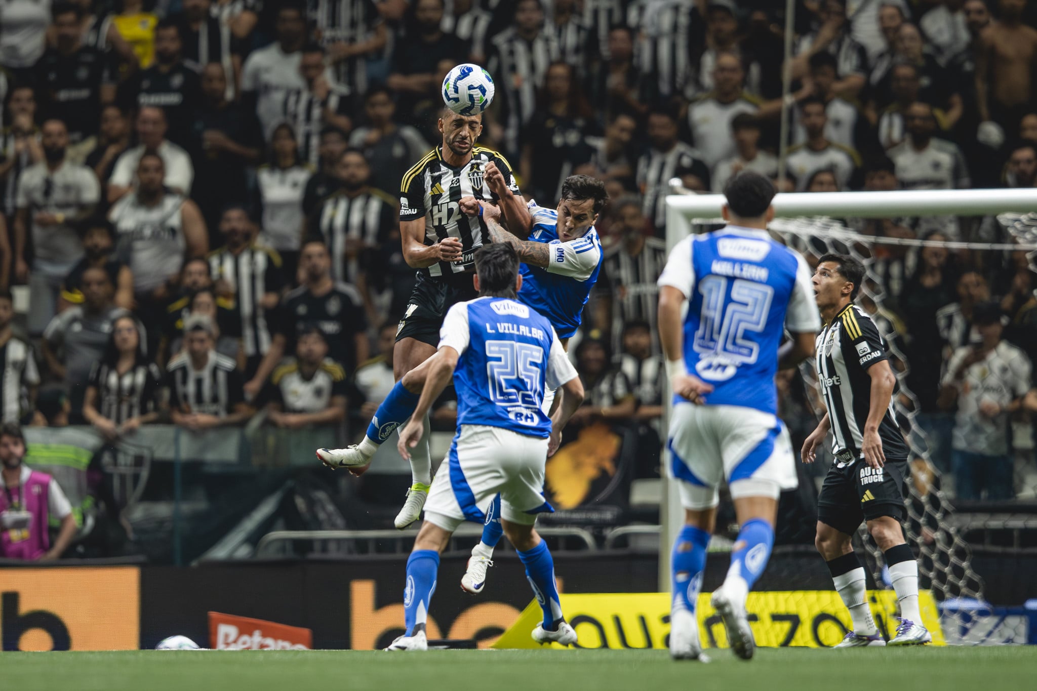 Hoje tem clássico: Atlético e Cruzeiro se enfrentam pela 14ª rodada do Brasileirão às 21h; Rádio Caraça FM transmite o jogo