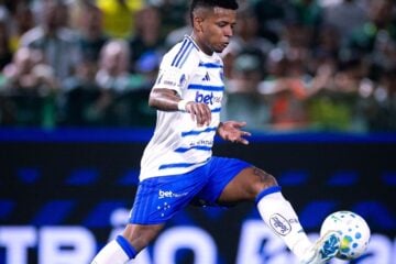 Com golaços de Keny Arroyo e Felipe Anderson, Palmeiras e Cruzeiro ficam no empate pelo Brasileirão