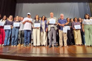 Câmara de São Gonçalo do Rio Abaixo recebe homenagem na celebração dos 20 anos da Saúde Mental no município