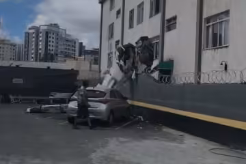 Cenipa retoma perícia em prédio atingido por avião que deixou três mortos em BH