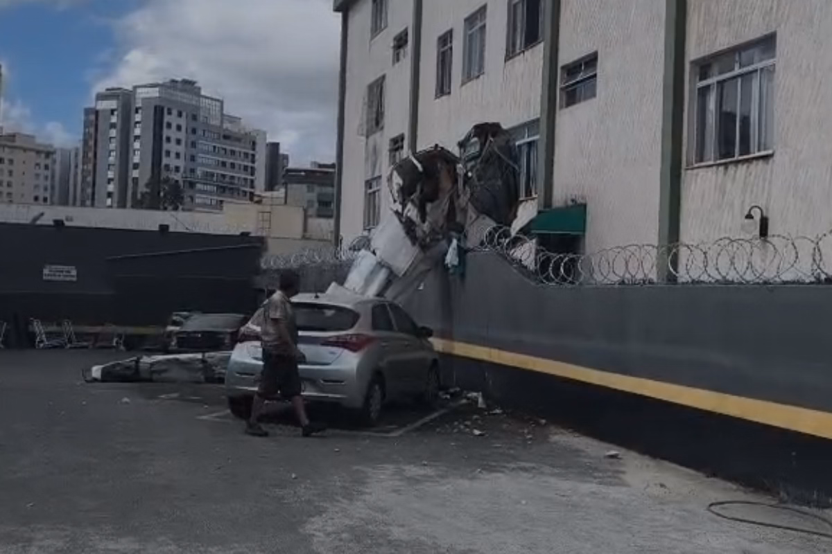 Cenipa retoma perícia em prédio atingido por avião que deixou três mortos em BH