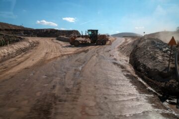 Comunidades denunciam falta de água potável após barragem no Jequitinhonha
