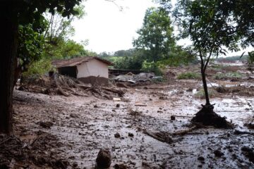 Minas discute atendimento de saúde para comunidades atingidas pela mineração