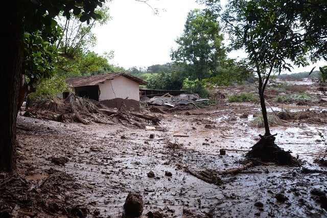 Minas discute atendimento de saúde para comunidades atingidas pela mineração