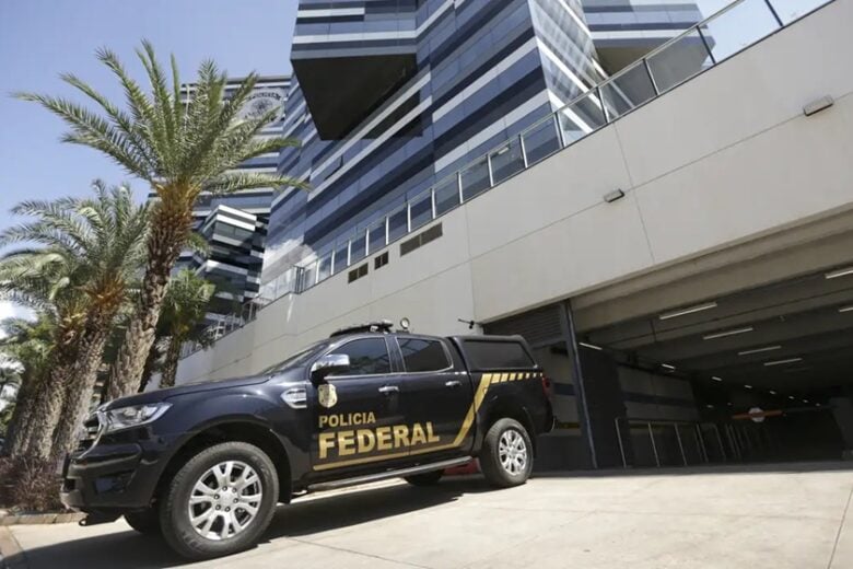 Polícia Federal deflagra operação contra rede de tráfico de migrantes em Governador Valadares