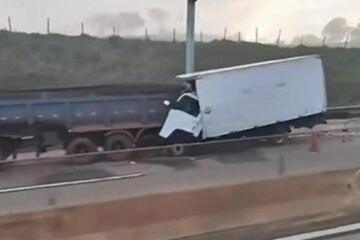 Motorista morre preso às ferragens após colisão entre caminhão e carreta na BR-381