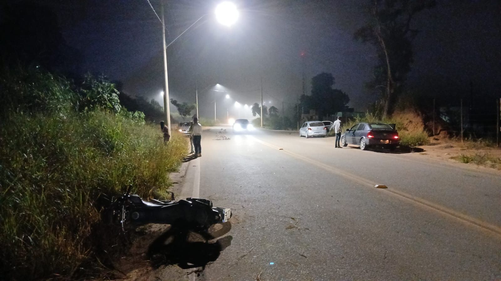 Jovem fica ferido após cair de motocicleta às margens da MG-462, na região do Pedreira, em Itabira