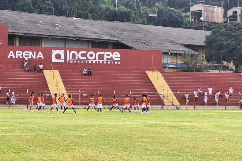 Em treino aberto, técnico Paulinho Guará projeta temporada positiva para o Valério