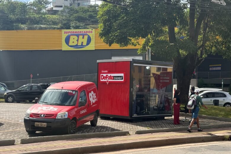 Estúdio DeFato Caraça chega ao Centro de Itabira com jornalismo ao vivo nesta quarta-feira