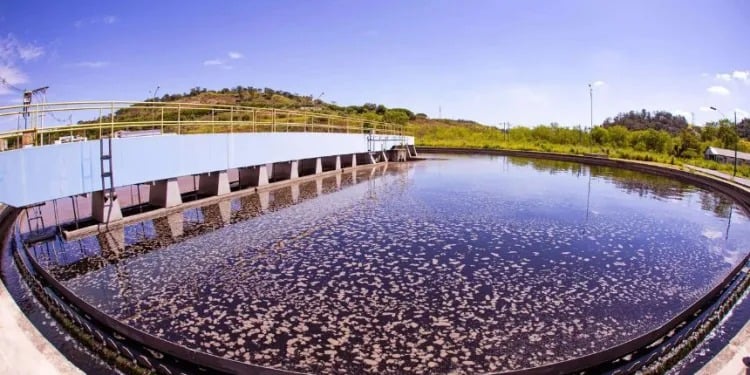 Égua cai em adutora da Copasa e deixa mais de 1 milhão de pessoas sem água na Grande BH