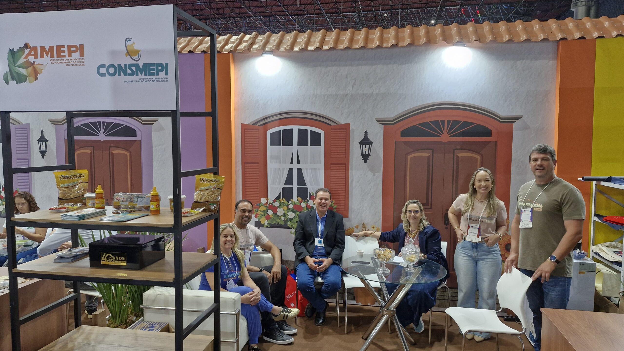 Amepi e Consmepi projetam Médio Piracicaba em congresso da Associação dos Municípios Mineiros