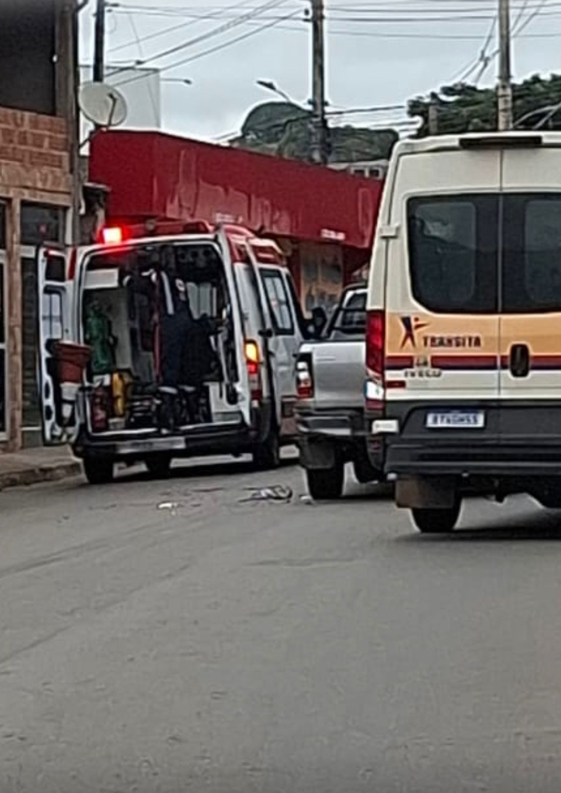 Itabira: colisão entre moto e caminhonete deixa uma pessoa ferida no bairro João XXIII