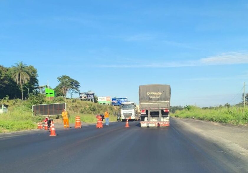 Obras na BR-381 causam lentidão em diferentes trechos entre Belo Horizonte e Governador Valadares nesta quarta-feira