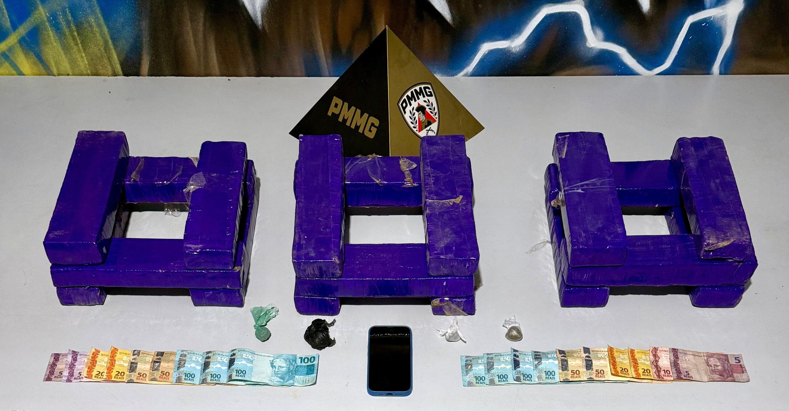 Polícia Militar apreende 18 barras de maconha e prende suspeito de tentativa de homicídio em Ipatinga