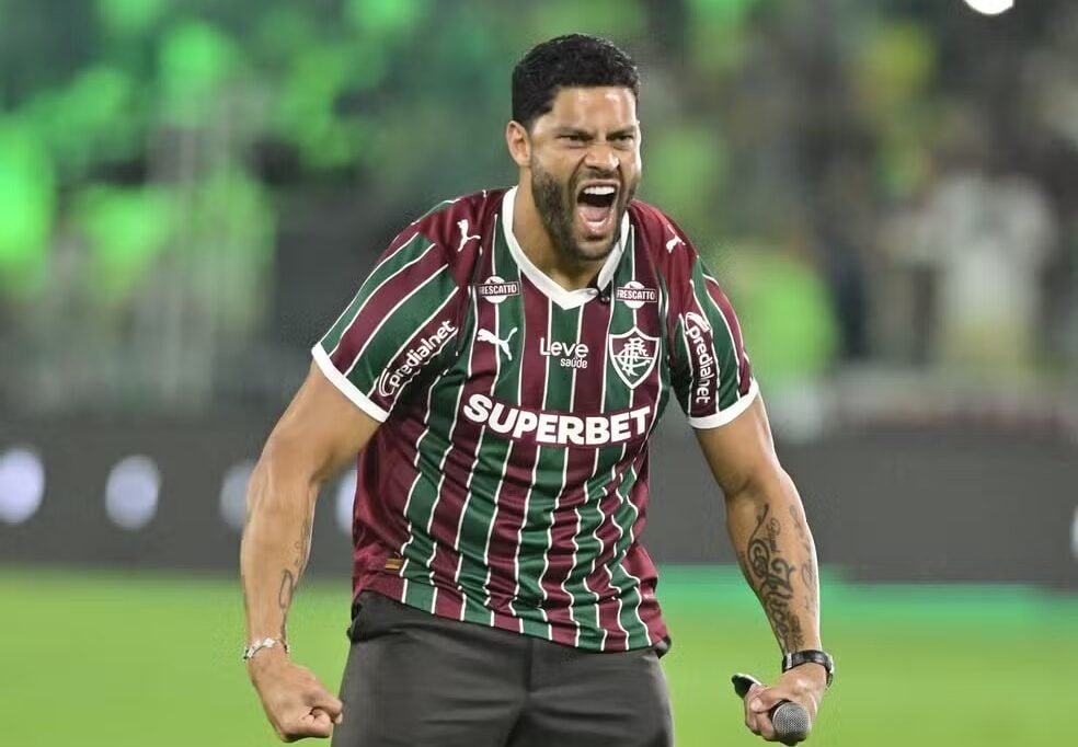 Explosão no Maracanã: Hulk é recebido como estrela e incendeia torcida do Fluminense