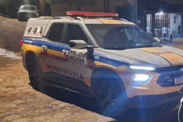 Motociclista embriagado tenta fugir de blitz, é preso e tem moto apreendida na MG-436