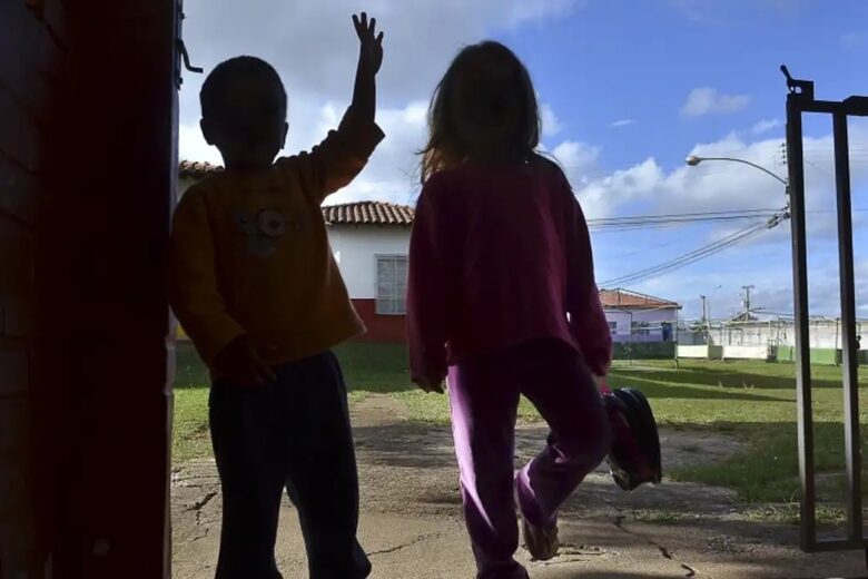 “Prioridade absoluta”: enfrentamento à violência sexual contra crianças e adolescentes mobiliza rede de proteção em Itabira