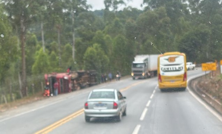 Acidente interdita BR-381 nos dois sentidos em João Monlevade