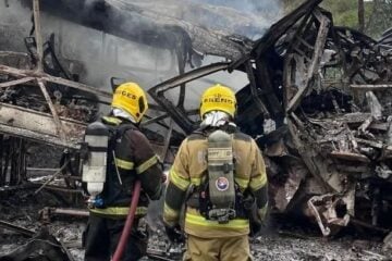 Tragédia em Salinas: acidente entre ônibus e carreta deixa oito mortos na BR-251