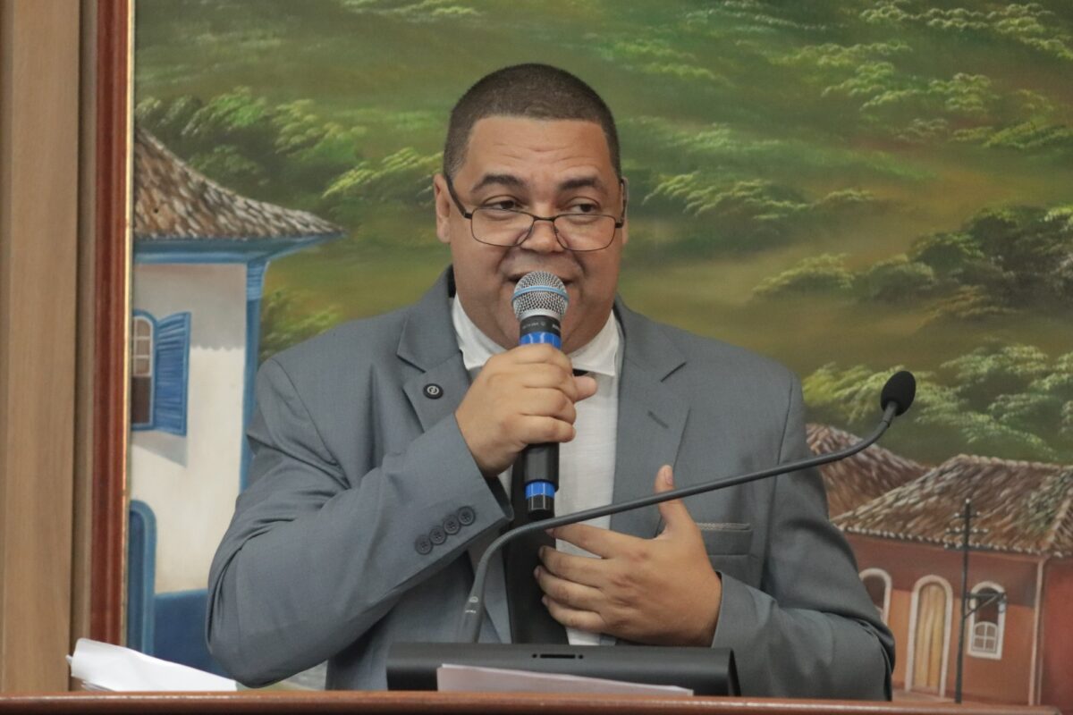Alvo de investigação, Luiz Carlos dispara contra colegas da Câmara de Itabira