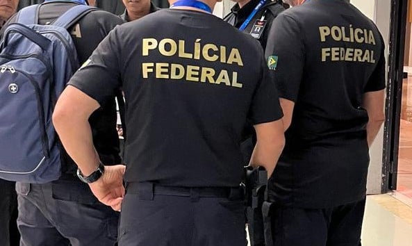 Polícia Federal faz operação contra emissão de diplomas falsos