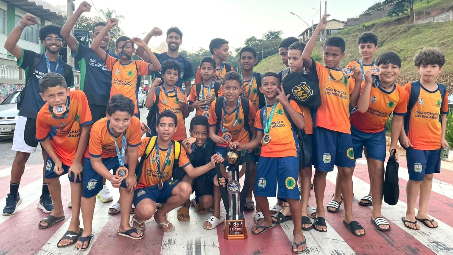 São Gonçalo do Rio Abaixo: Bom de Bola/Bom de Escola conquista o terceiro lugar na Copa Emilton Bartolomeu Cirola
