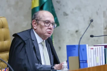 Falas de Gilmar Mendes na TV violam lei, dizem especialistas