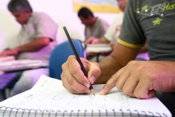 Secretaria de Educação planeja implantar EJA semipresencial em São Gonçalo do Rio Abaixo