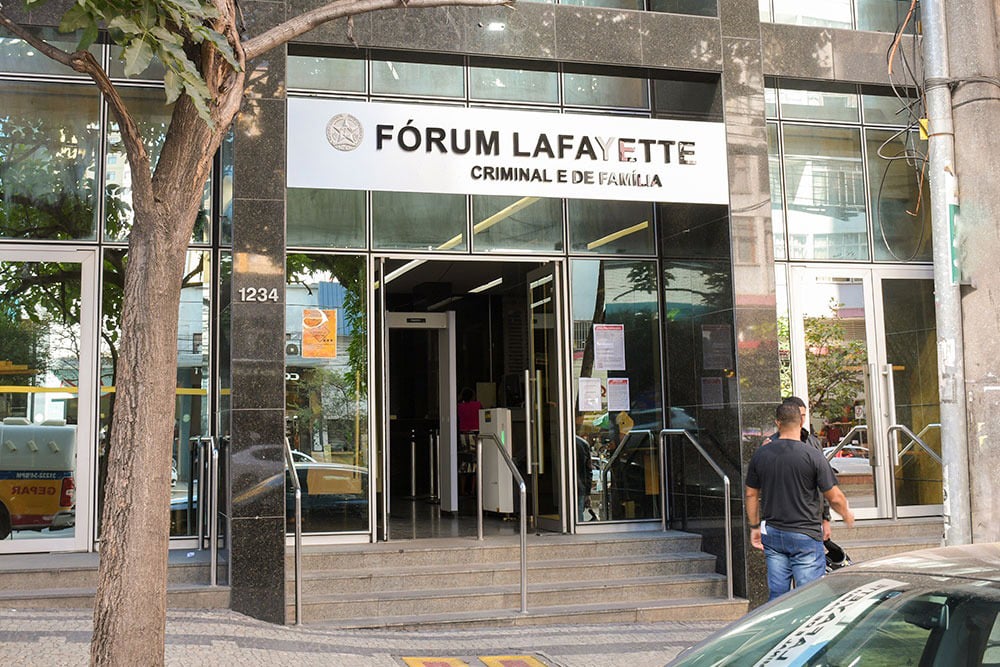 Homem é condenado por atirar em comprador após briga por venda de TV em BH