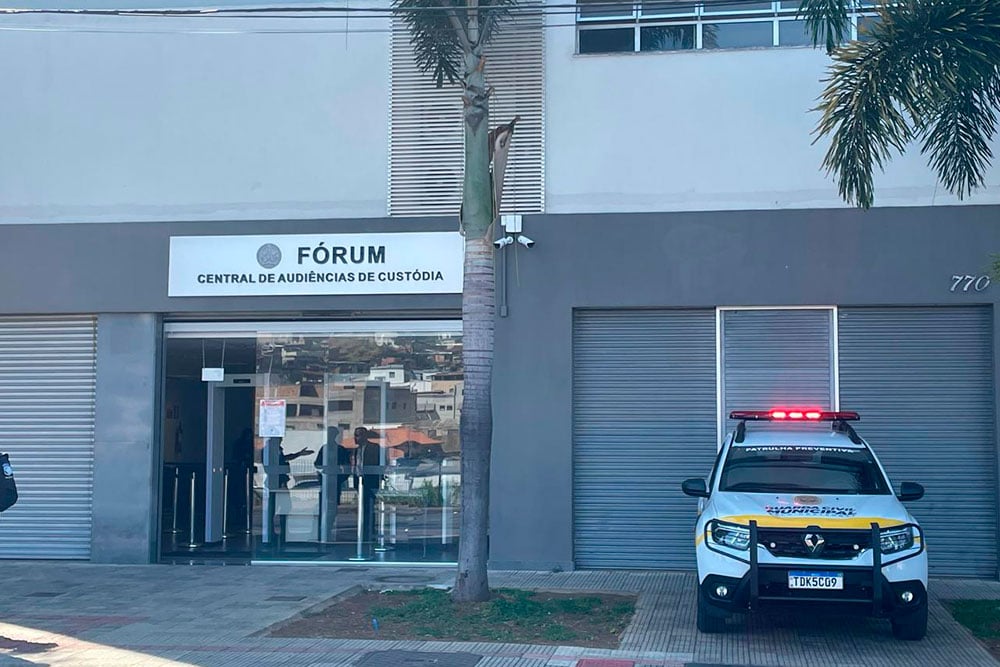 Homem é preso após agredir ex-companheira e fugir com carro dela em Contagem