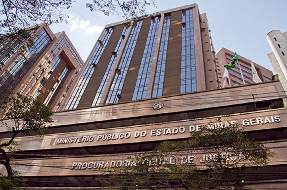 Homem vira réu por tentar matar pai e filho dentro de oficina em BH