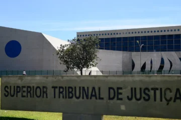 Justiça manda bancos anularem empréstimos feitos em nomes de analfabetos e devolver todo o dinheiro cobrado