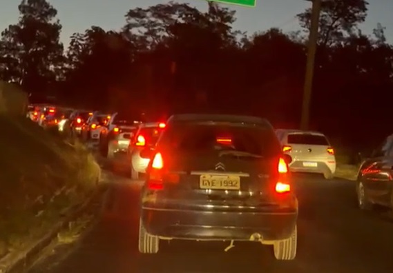 Volta do feriado de Corpus Christi registra congestionamentos na BR-381; saiba mais