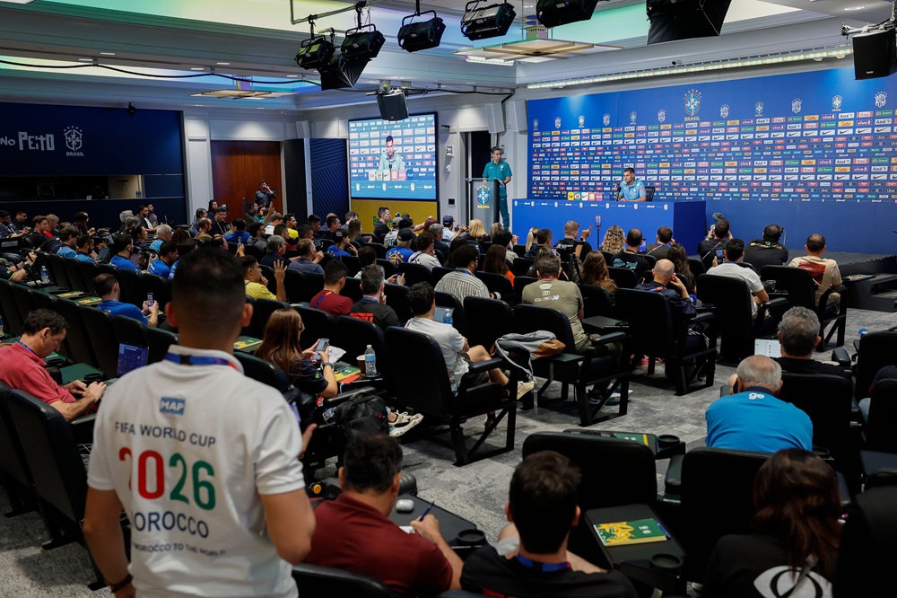 Bruno Guimarães sobre estreia na Copa do Mundo: "o primeiro passo é o mais importante"