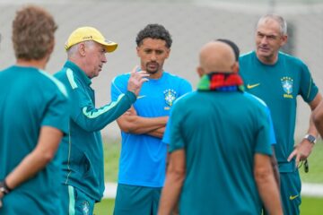 Brasil enfrenta a Escócia em busca da liderança do Grupo C e da classificação para o mata-mata da Copa do Mundo; Rádio Caraça transmite o jogo