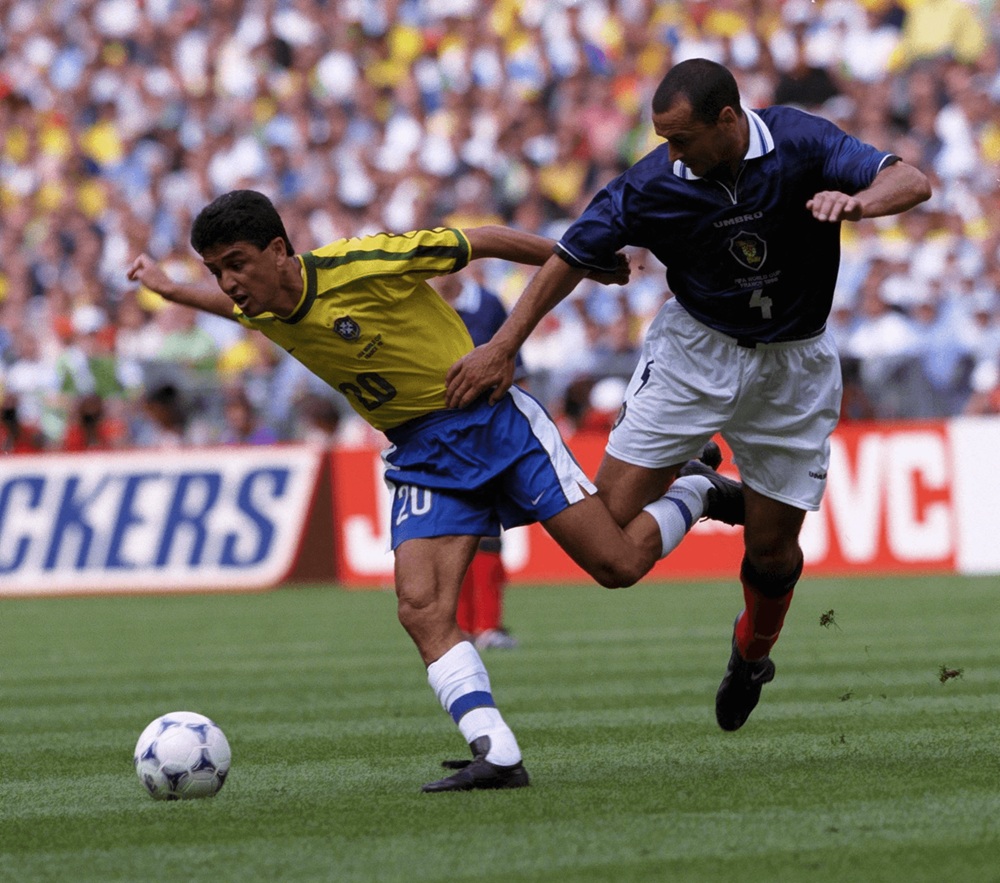 Brasil enfrenta a Escócia em busca da liderança do Grupo C e da classificação para o mata-mata da Copa do Mundo; Rádio Caraça transmite o jogo