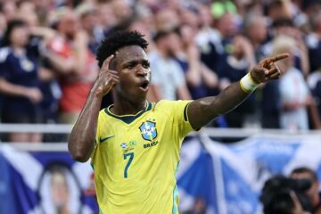 Com gol em todos os jogos até agora, Vini Jr busca feito raro em Copas do Mundo; saiba mais