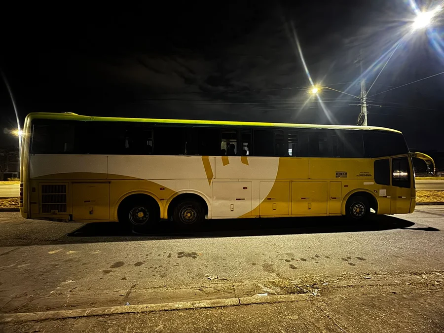 Torcedor morre após subir no teto de ônibus na volta de jogo do Cruzeiro