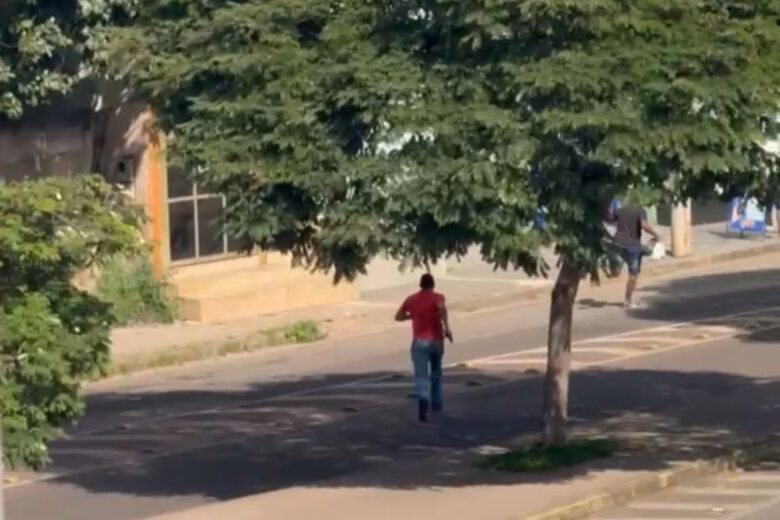 Polícia Civil prende suspeito de furto após investigação; diligência na Avenida Mauro Ribeiro chamou atenção de moradores