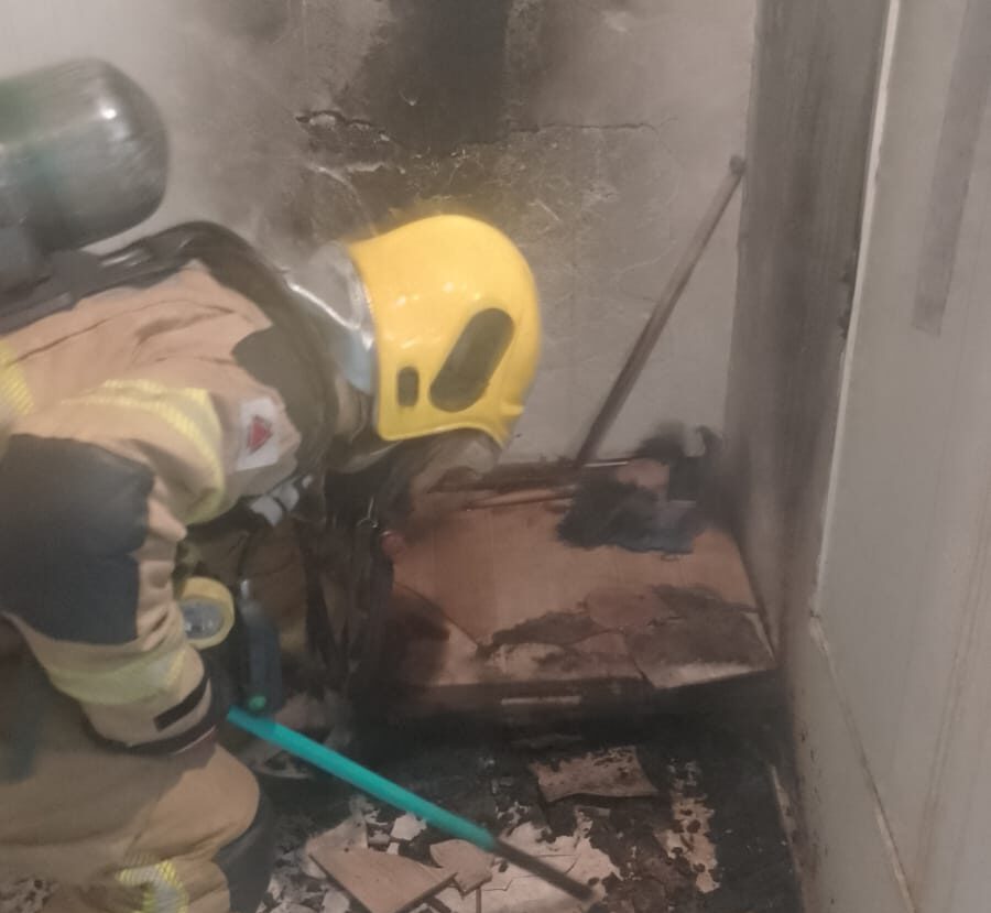 Princípio de incêndio atinge loja no Centro de Itabira e mobiliza Corpo de Bombeiros
