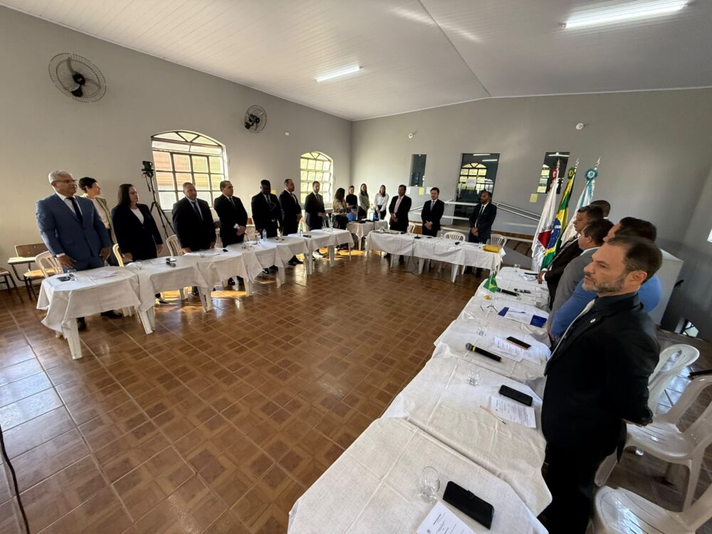 Câmara de Itabira presta homenagem a Dona Rosinha com minuto de silêncio