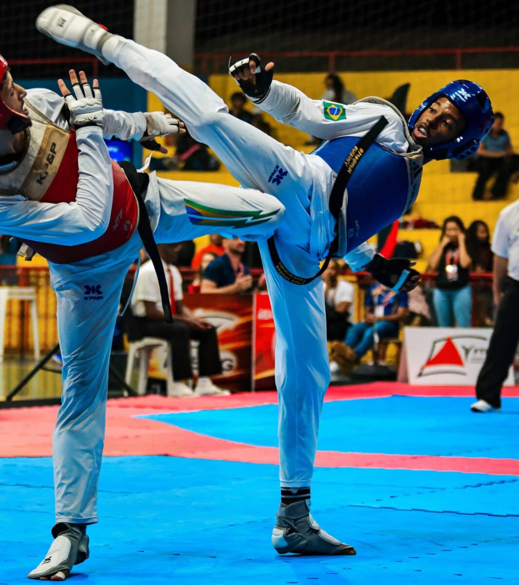 Campeão pan-americano de Taekwondo, itabirano transformou a inquietação em sonho pelo reconhecimento internacional