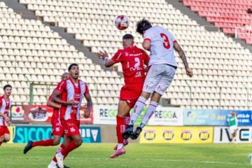 Coelho diz que Valério achou dois gols de bola parada; Paulinho Guará rebate: “soube entender o jogo”